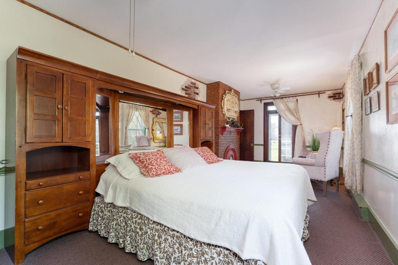 Saratoga Farmstead B&B Саратога Спрингс Екстериор снимка
