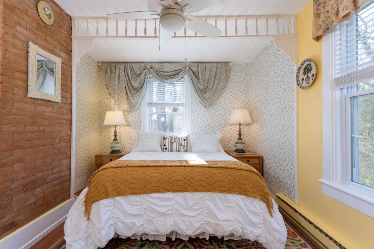 Saratoga Farmstead B&B Саратога Спрингс Екстериор снимка