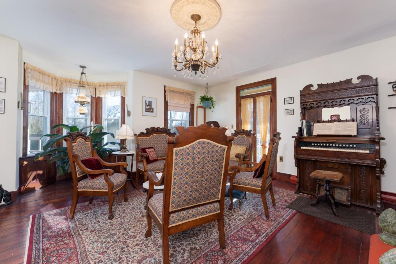 Saratoga Farmstead B&B Саратога Спрингс Екстериор снимка