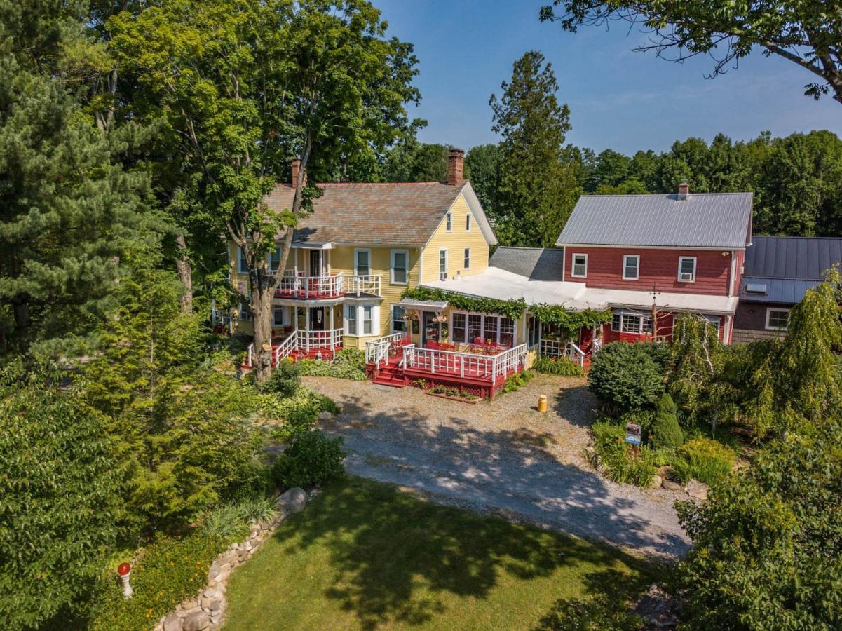 Saratoga Farmstead B&B Саратога Спрингс Екстериор снимка